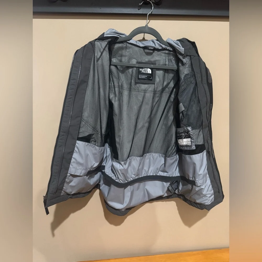 The North Face Boy’s Black and Gray Jacket - Picture 3 of 4